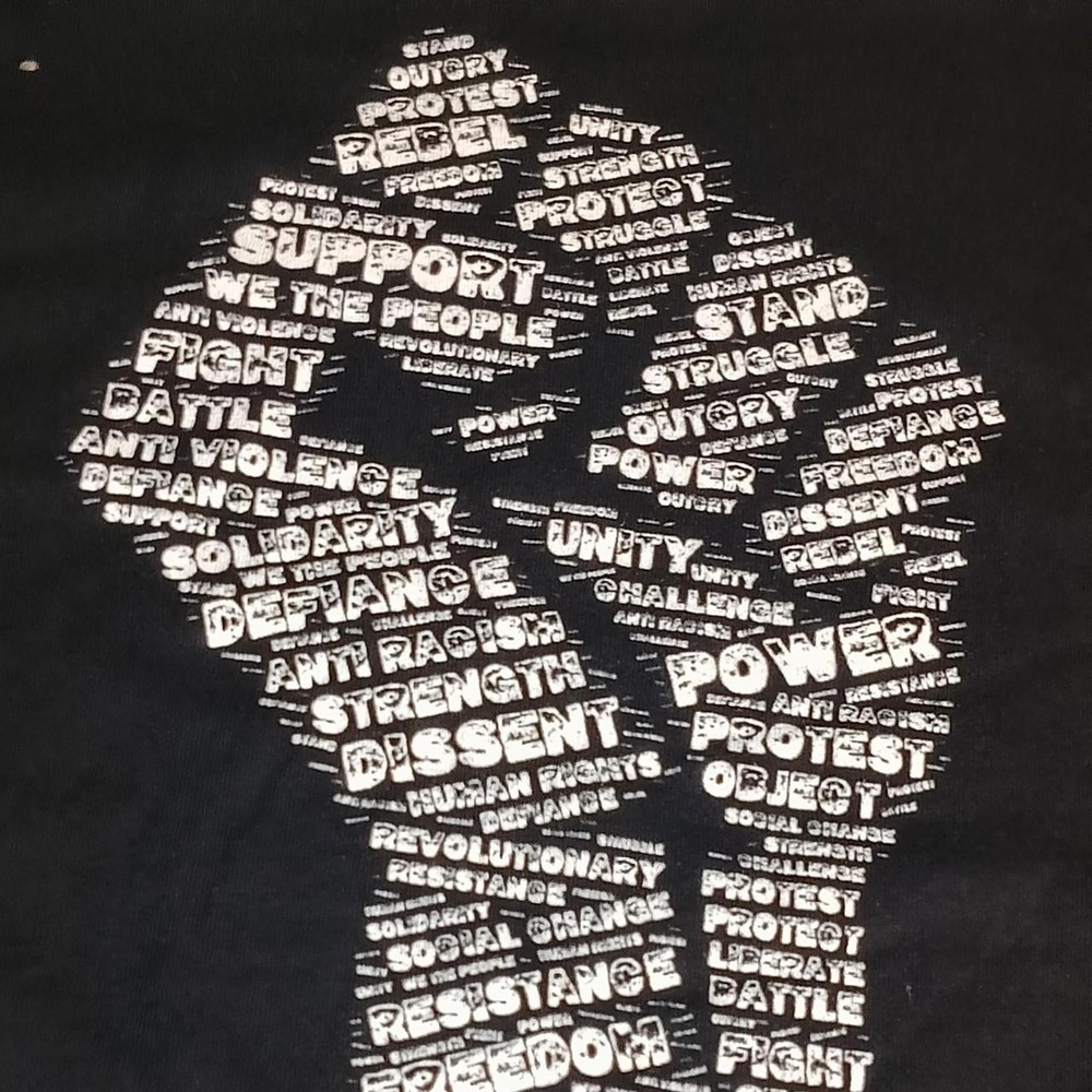 Gildan tee shirt